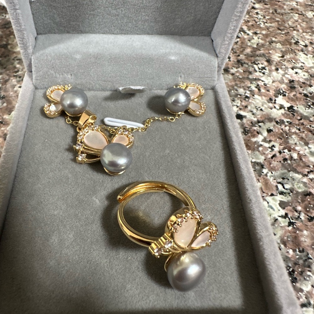 Fresh water pearl bee gray set